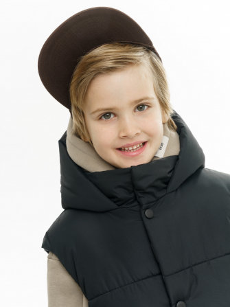 LF kids, жилет демисезонный с капюшоном, цвет черный ! ДЕФЕКТ !