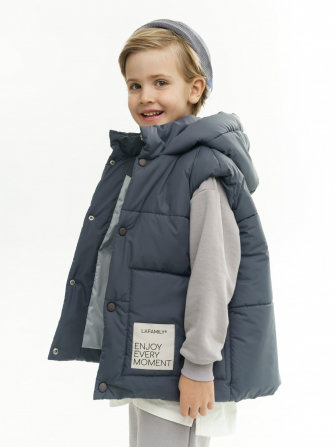 LF kids, жилет демисезонный с капюшоном, цвет графит ДЕФЕКТ