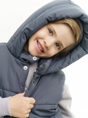 LF kids, жилет демисезонный с капюшоном, цвет графит ДЕФЕКТ